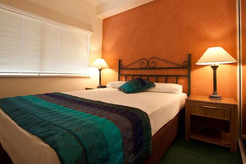 Mid City Luxury Suites - Perth Resorts 5