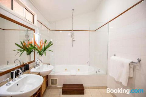 Beachfront Hideaway Port Douglas - Accommodation Perth 5