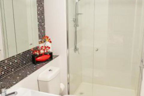 Modern 639 Lonsdale APT - Perth Resorts 2