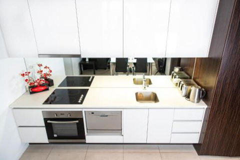 Modern 639 Lonsdale APT - Perth Resorts 3