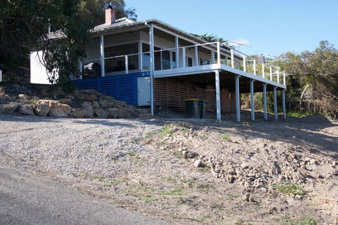 Loutit Views - Accommodation Perth 3