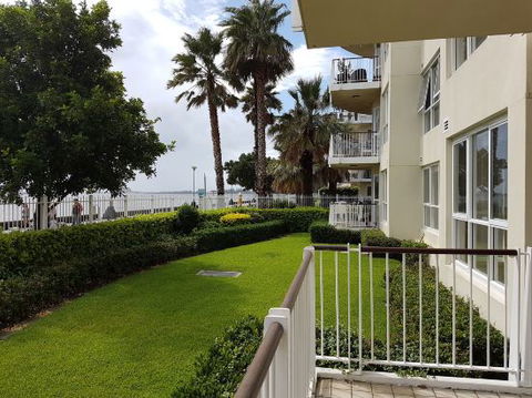 Beau Monde Apartments Newcastle Harbourside Apartment - Accommodation Perth 4