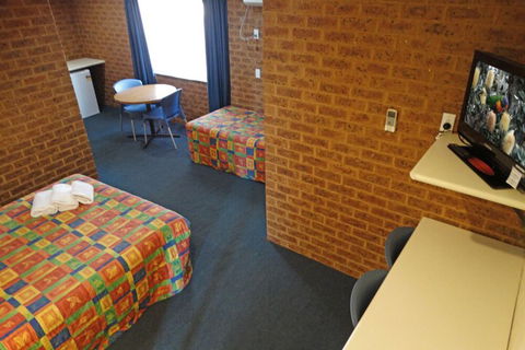 MAS Country Colonial Motor Inn - Accommodation Perth 1