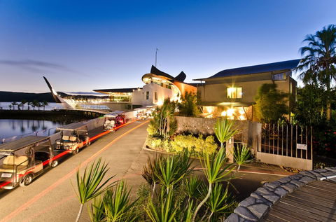 Yacht Club Villa 33-Serenity-Ocean Views With Golf Buggy - Accommodation Perth 0