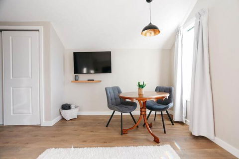 Figtree House - Accommodation Perth 5