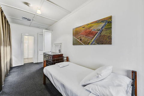Triune House Bed & Breakfast - Accommodation Perth 0