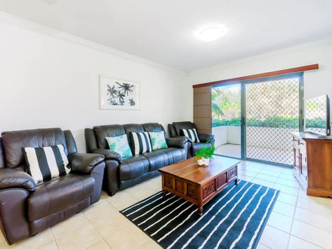 Breakers Block 1 Unit 1 Pool In Complex Across The Road From The Beach - Accommodation Perth 6