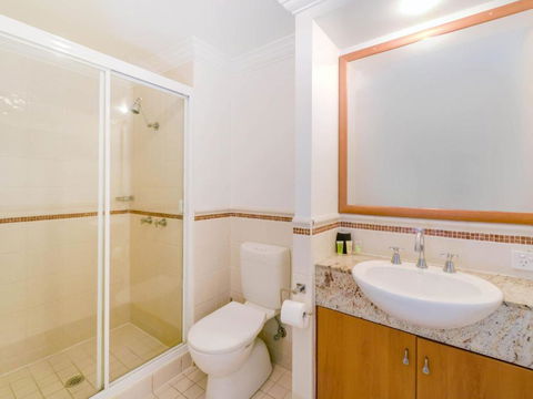 Breakers Block 1 Unit 1 Pool In Complex Across The Road From The Beach - Accommodation Perth 4