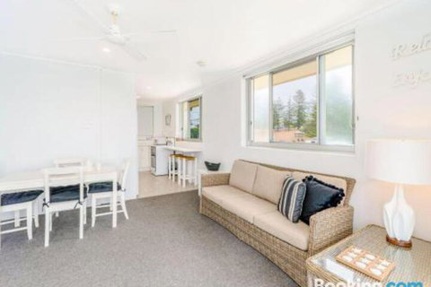 Craigmore On The Beach Unit 13 Views Views - Accommodation Perth 3