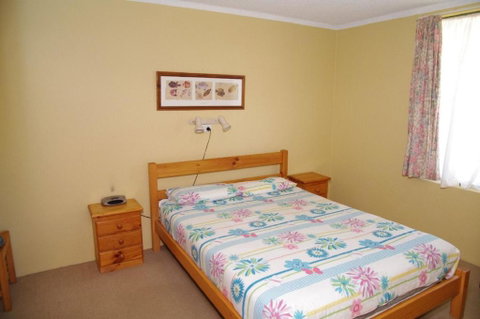 Beachfront 1 25 Willow Street - Accommodation Perth 5