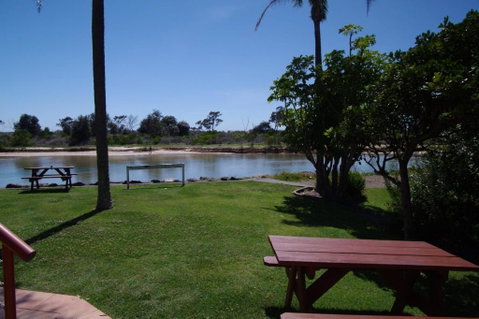 Beachfront 1 25 Willow Street - Accommodation Perth 4