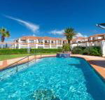 Breakers Block 3 Unit 2 Pool in complex across the road from the beach - Accommodation Perth