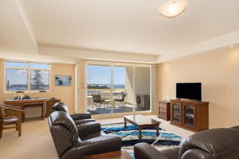 Ocean Views Unit 15 The Entrance NSW - Accommodation Perth 1