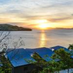 NEWLY BEAUTFULLY RENOVATED 16 The Casuarina 3 Bedroom House With 180 Degree Ocean Views - Perth Resorts 0