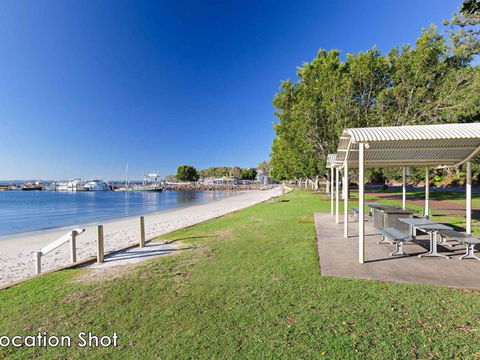 24 The Poplars 34 Magnus Street Views Aircon WIFI Netflix & Pool - Accommodation Perth 3