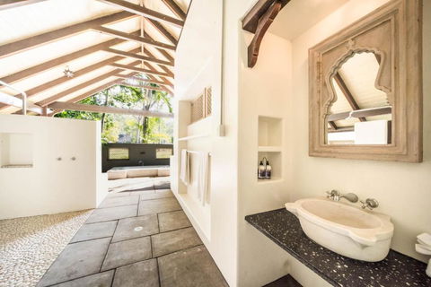Paradise Cove Resort All Inclusive Resort - Accommodation Perth 2