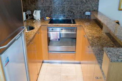 Bond 215 - Accommodation Perth 2