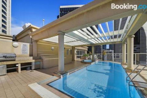 Bond 215 - Accommodation Perth 3