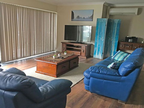 3 Paradiso 4 Laman Street Aircon Pool Heart Of Town Water Views - Accommodation Perth 5