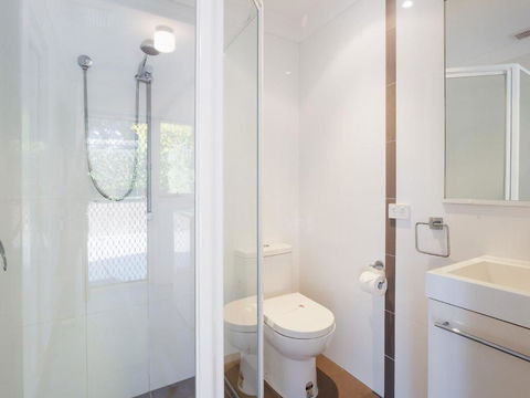 33 Gloucester St. Huge Holiday House In Nelson Bay With Pool & Stunning Water Views - Accommodation Perth 5
