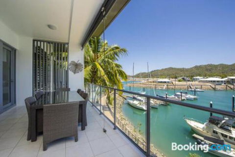 Blue On Blue Penthouse Apartment 335 - Accommodation Perth 2