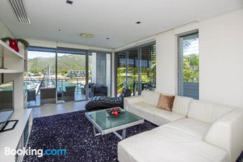 Blue On Blue Penthouse Apartment 335 - Accommodation Perth 3