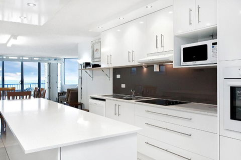 Monterey Lodge Unit 10 27 Warne Terrace. Kings Beach - Perth Resorts 1
