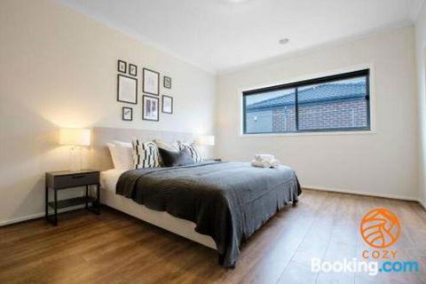 109Cozy Cranbourne Family House5Bed2Bath2Parking - Accommodation Perth 4