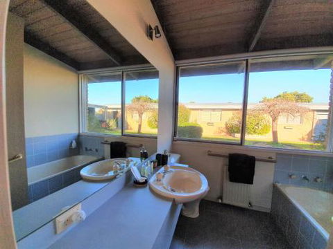 GRACEDALE HILLS HOMESTEAD - Accommodation Perth 3