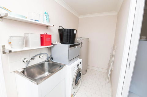 Central March 2 Bed Walk Everywhere - Perth Resorts 2