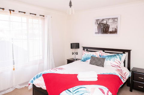 Central March 2 Bed Walk Everywhere - Perth Resorts 6