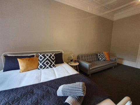 The Royal Hotel - Accommodation Perth 4