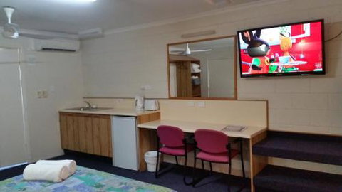 Sandcastle Motel Tin Can Bay - Accommodation Perth 2