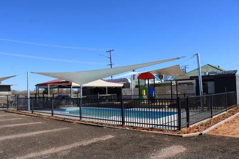 Sunshine Gardens Bourke Resort - Accommodation Perth 2