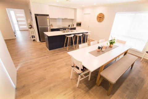 Contemporary â€˜Espritâ€™ With River Reserve Access - Accommodation Perth 3