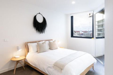 The Edge Luxurious Waterfront Apartment - Accommodation Perth 5
