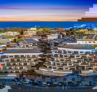 Arise Hedge - Accommodation Perth
