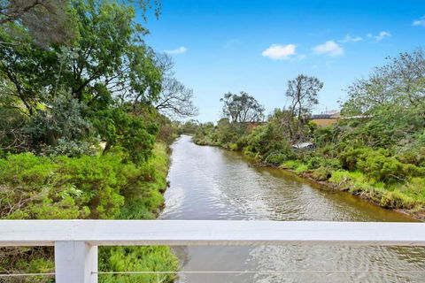 AMORE A Tranquil Retreat With Couples Spa - Perth Resorts 5