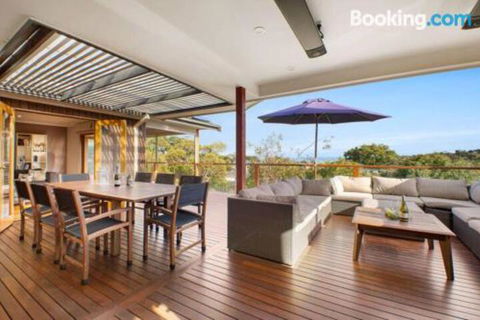Acqua Vista Water View Fireplace Walk To Beach - Perth Resorts 6