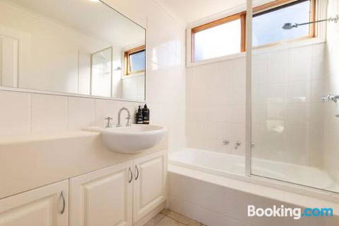 Acqua Vista Water View Fireplace Walk To Beach - Perth Resorts 1