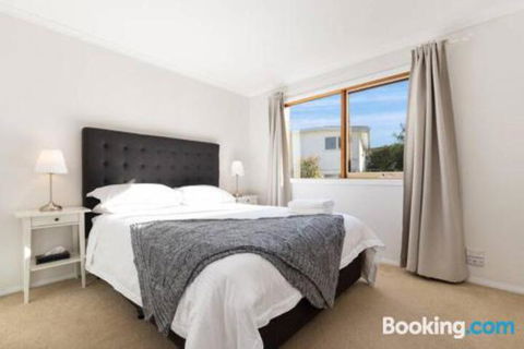 Acqua Vista Water View Fireplace Walk To Beach - Perth Resorts 3