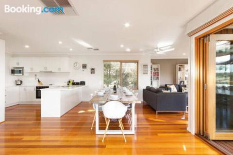 Acqua Vista Water View Fireplace Walk To Beach - Perth Resorts 4