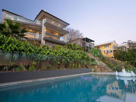 Absolute Waterfront Lakehouse Fishing Point Waterfront Pool Jetty - Accommodation Perth 0
