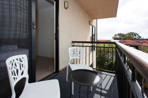 Bella Vista Townhouse With Views - Accommodation Perth 4