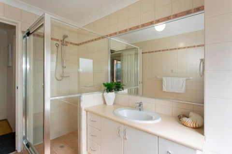 Bella Vista Townhouse With Views - Accommodation Perth 2