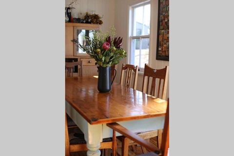 Stunning Queenslander - Accommodation Perth 1