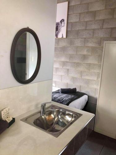 Granite Belt Cabins - Perth Resorts 6