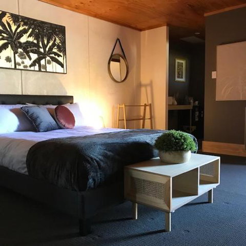 Granite Belt Cabins - Perth Resorts 2