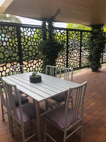 Granite Belt Cabins - Perth Resorts 1