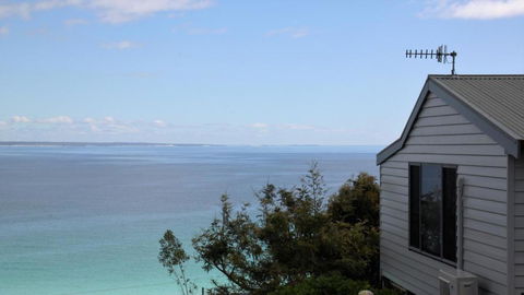 SEA EAGLE COTTAGE Amazing Views Of Bay Of Fires - Accommodation Perth 3
